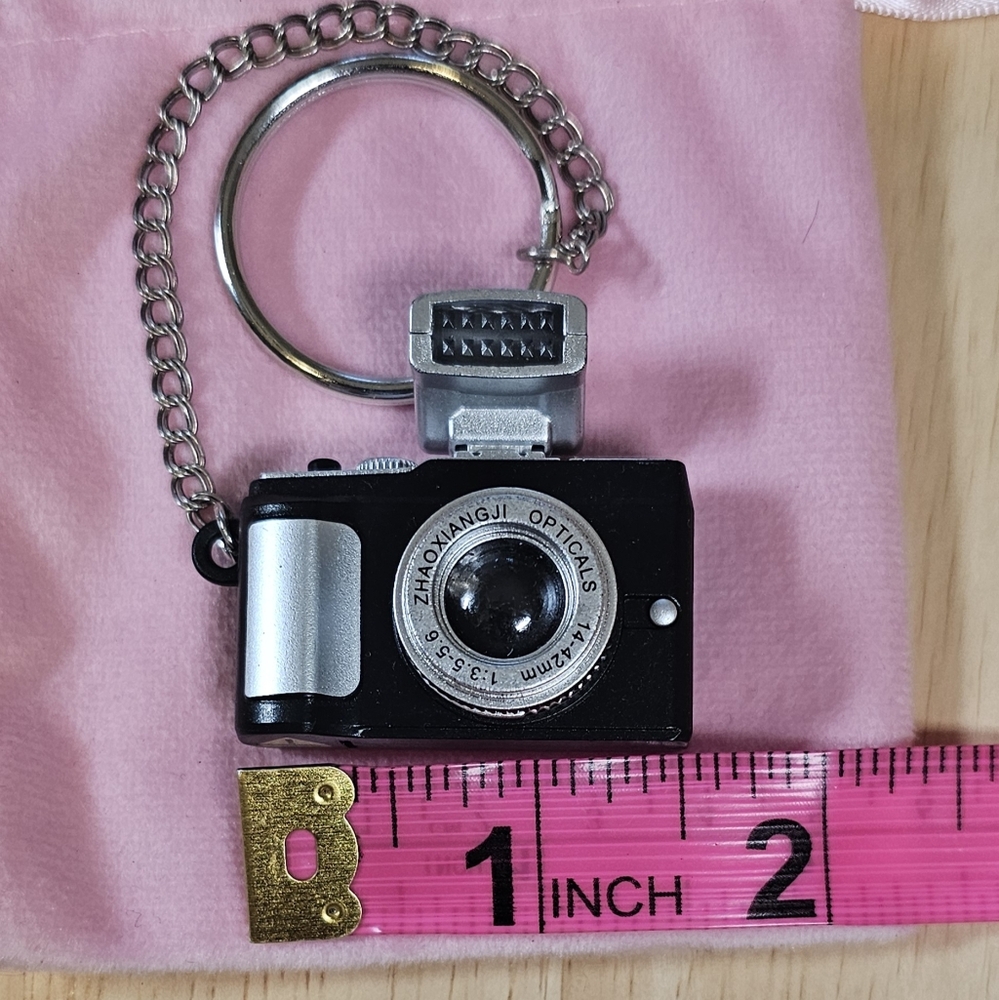 New✨️Mini Camera Keychain - Picture 7 of 9